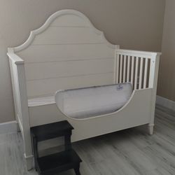 White Wood Crib With toddler Bed Converter Kit