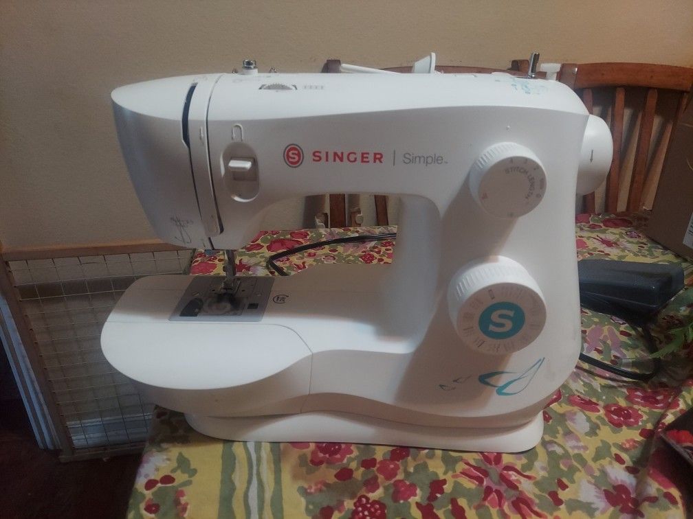 Singer Simple 3337 Sewing Machine