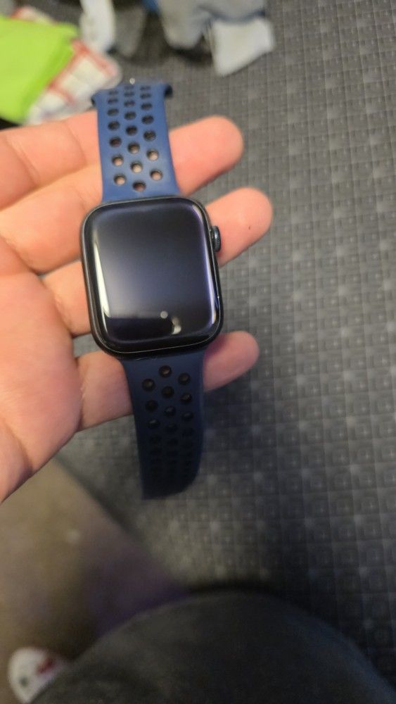 Apple Watch Series 8 45mm (Cellular)