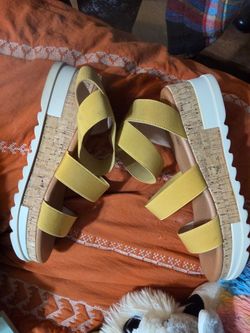 2 pairs of platform sandals