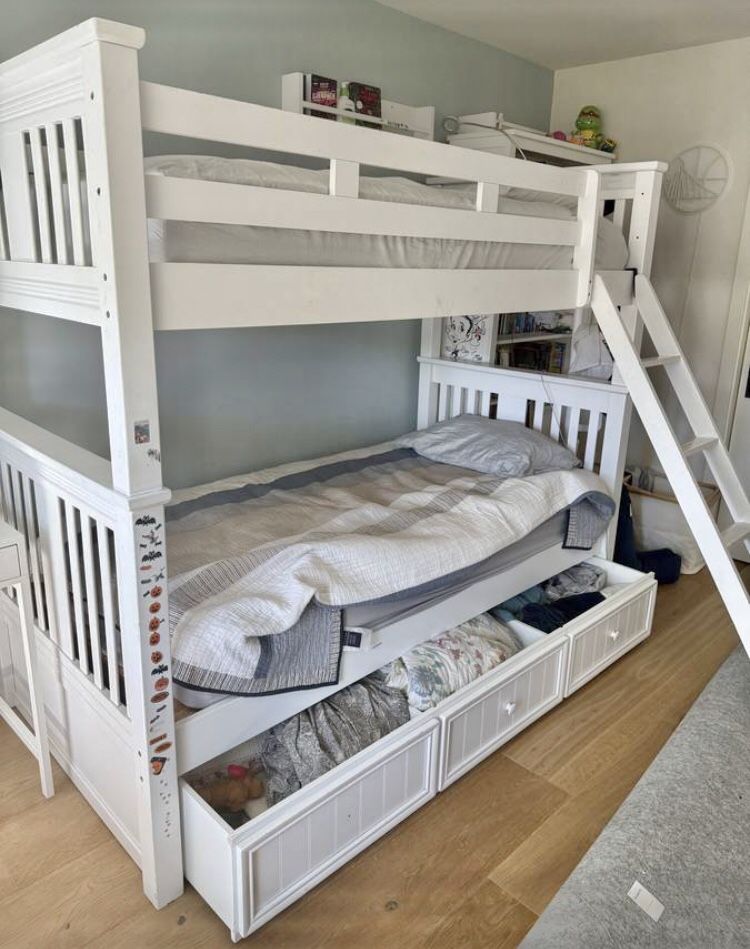 •••••Twin Bunk Bed With Mattress •••••