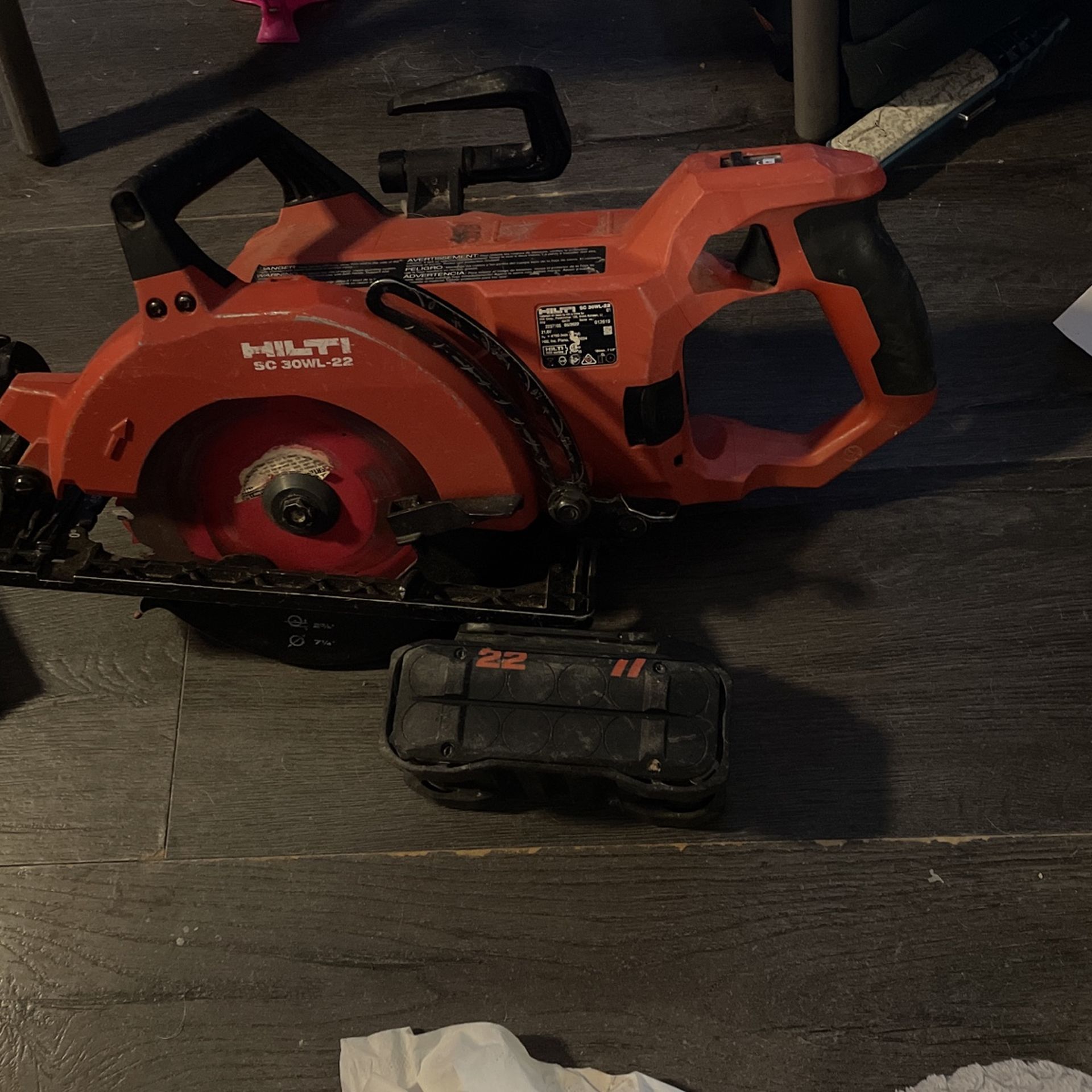Hilti SC 30WL22 Cordless Worm Drive Style Saw for Sale in Austin, TX