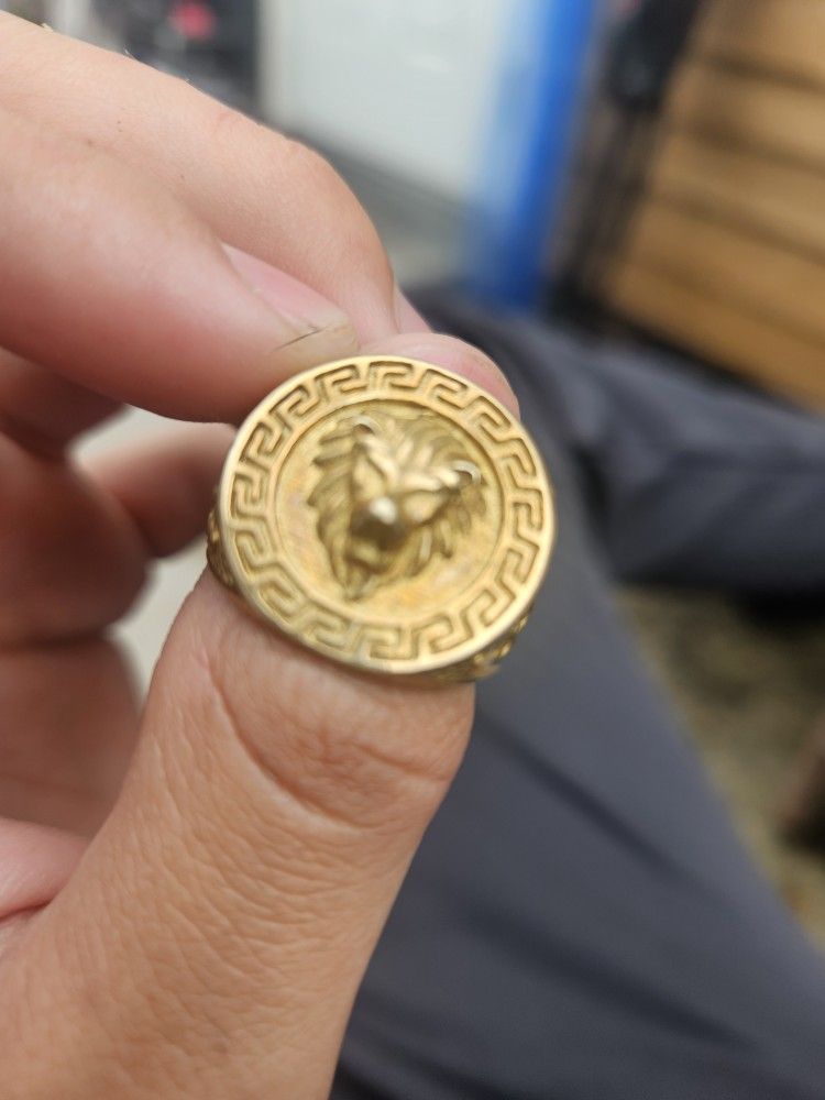Solid 18K Gold Ring – 10 grams