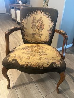 Vint age Louis XV‑Style Tapestry Armchair – French Provincial Accent Piece