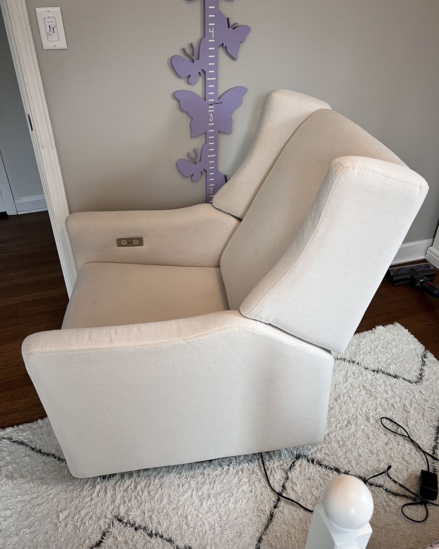 Baby Electric Reclining Rocking Chair.