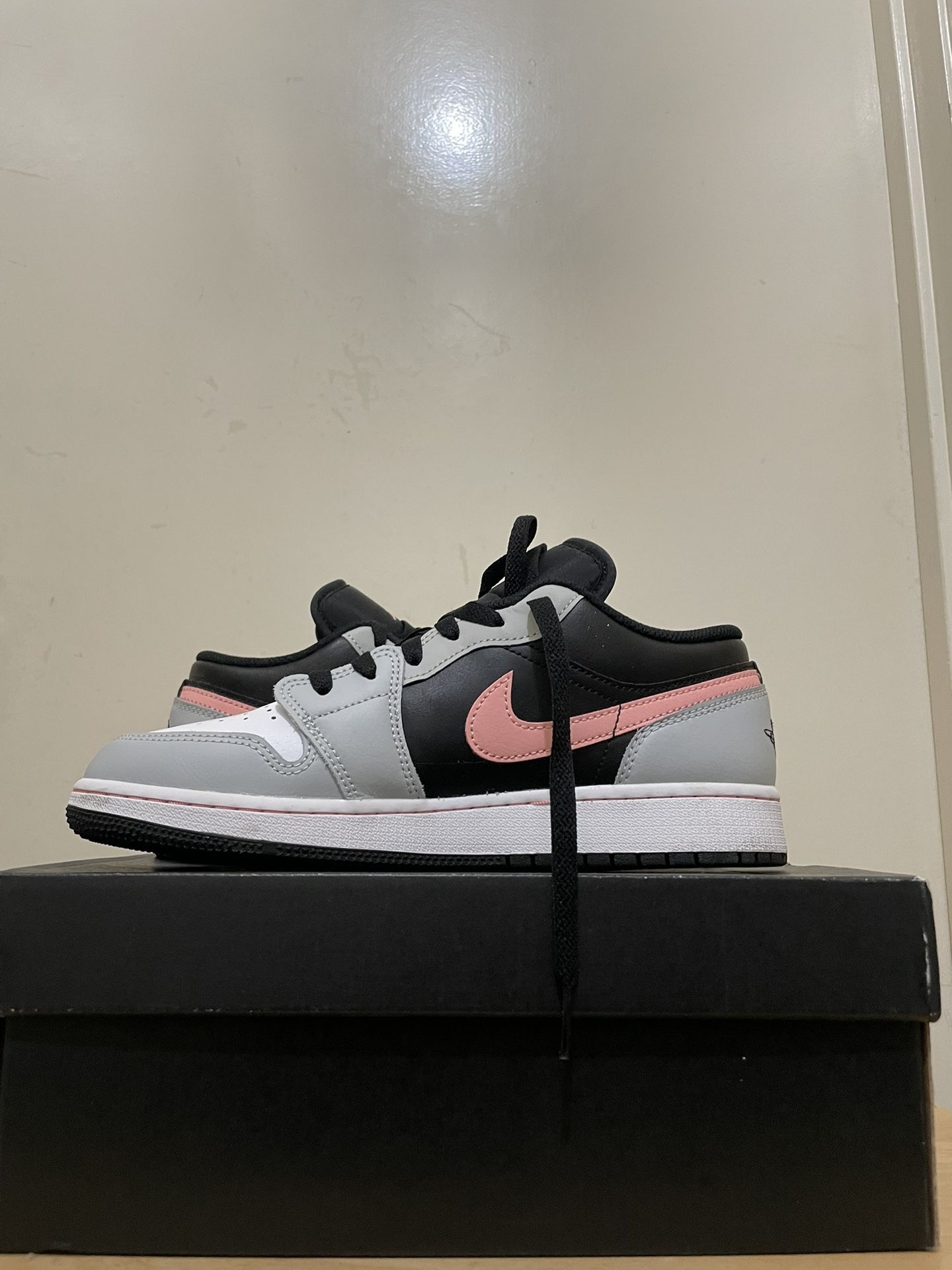 Air Jordan 1 Low 'Grey Fog Bleached Coral