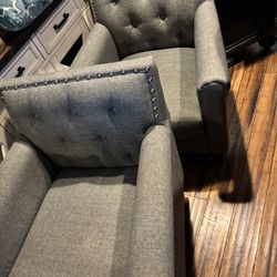 Set If Gray Accent Chairs 