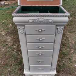 Jewelry Dresser
