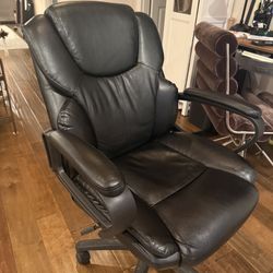 Black Comfortable Computer Chair