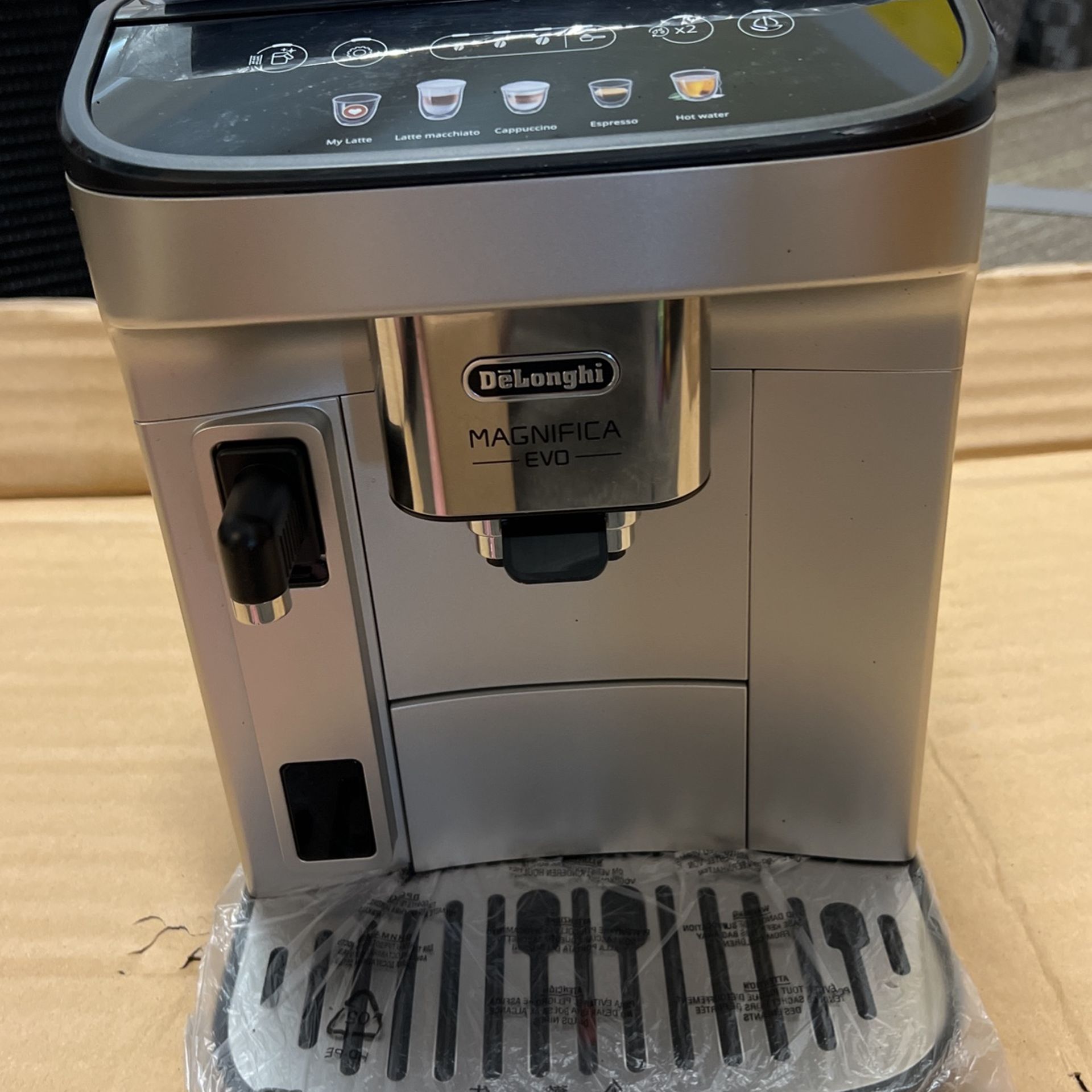 DeLonghi MAGNIFICA Evo Automatic Espresso Machine