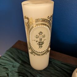 2 large decorative pillar candles