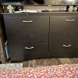 Dresser black
