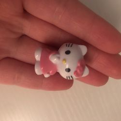 Tiny Hello Kitty Figure (BRAND NEW PERFECT FOR DECOR , GIFT , HELLO KITTY /SANRIO FANS !)