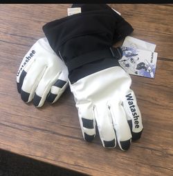 Brand New Watashee Ski Snow Gloves