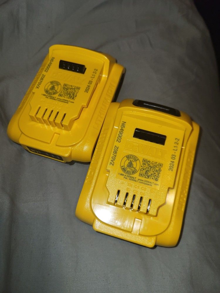 DeWALT 2 Chargers New