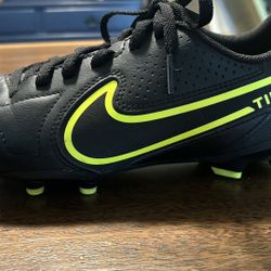 6Y Nike Soccer Cleats 
