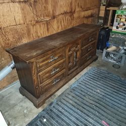 8 Drawer Dresser