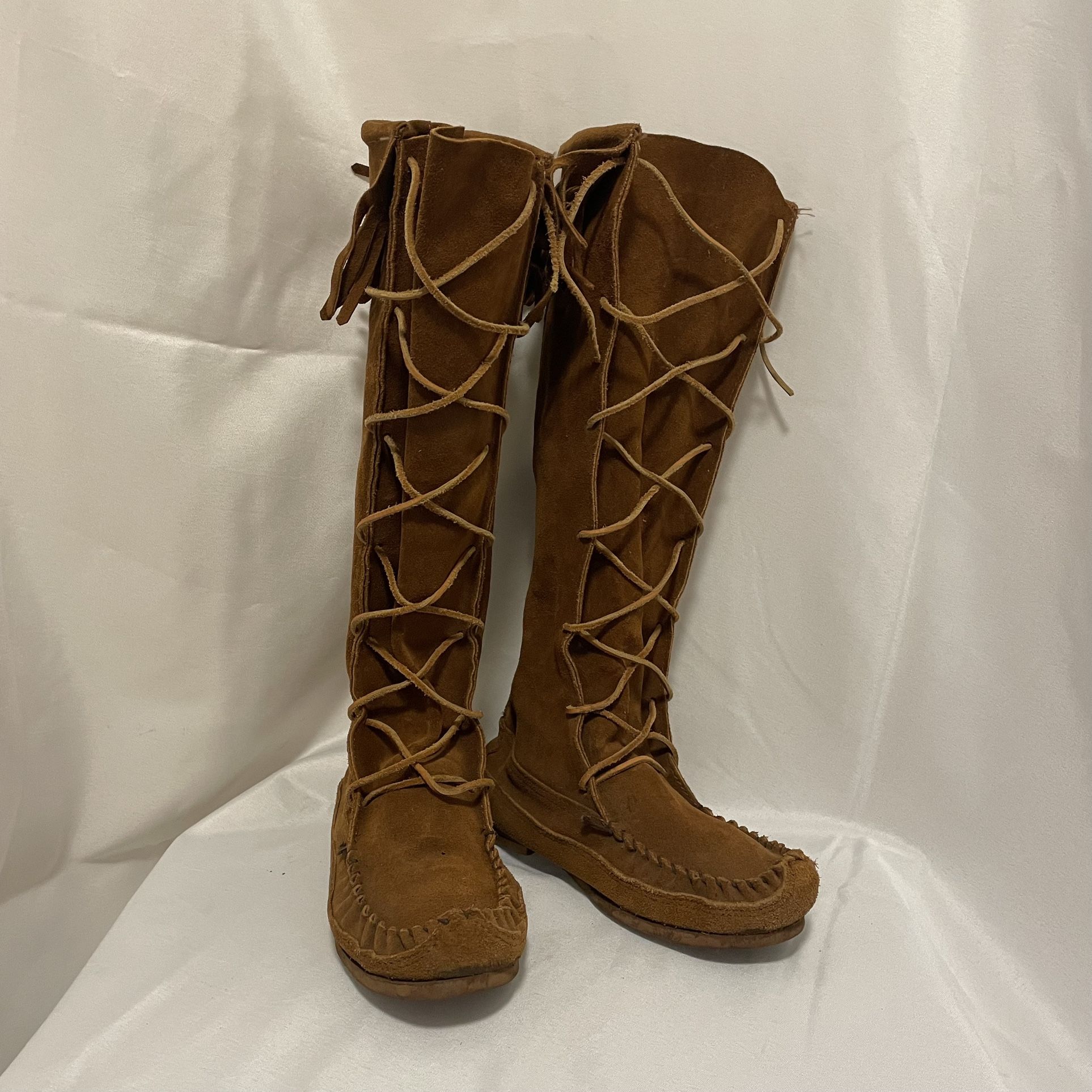 18” Vibtahe 60s Cats Paw Suede Lace Up Moccasin Boots