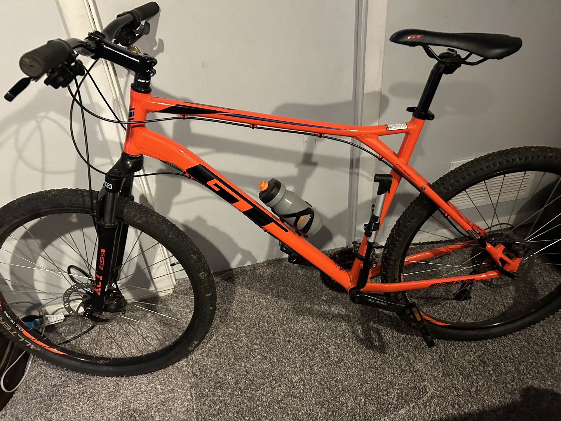 GT Aggressor Pro Mountain Bike Orange Men’s Large