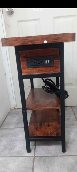 Brown And Table And Plugs Works Fine Brand New 