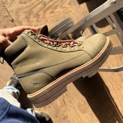 Bearpaw Hiking Boots 