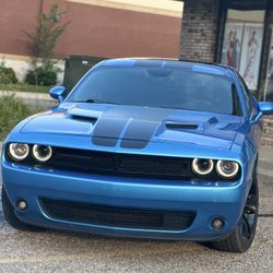 Dodge Challenger 2016 Sxt Plus Coupe Mint Condition!