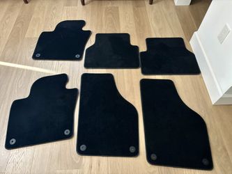 2011 never used vw Tiguan floor mats.