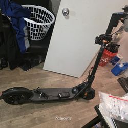 Ninebot KickScooter F25 Excellent Condition
