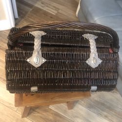 Picnic Basket - New