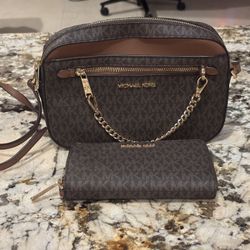 MICHAEL KORS Jet Set Large Logo Crossbody Bag With Wallet