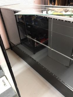 Vitrina Negro Y Una Raka En Buenas condiciones 