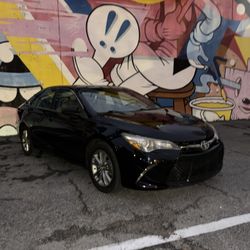 Toyota Camry (2016)