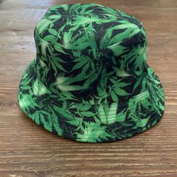 Reversible Bucket Hat - Green Hemp Weed Leaf Print / Black Solid New 