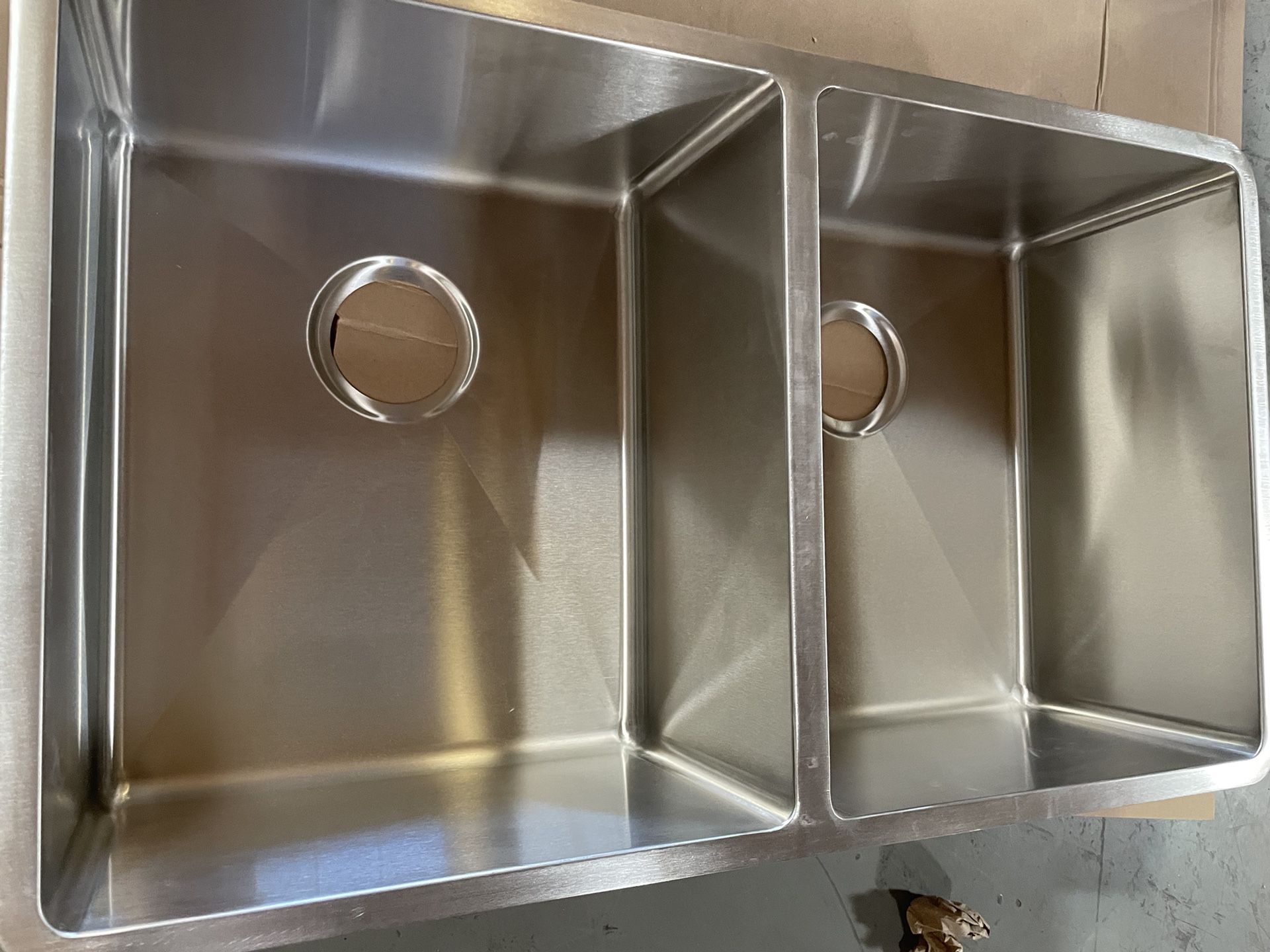 ELKAY 18 Gauge Stainless Steel 32” x 18” Undermount Sink