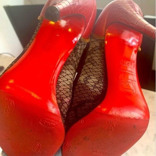 Authentic  Christian Louboutin Pumps Iconic Red Bottoms