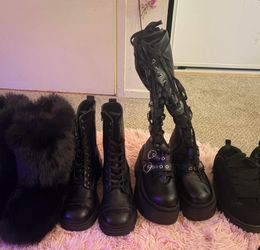 Black Platform Knee-High Lace-Up Boots