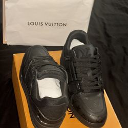 LV TRAINER  SHOES