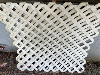 White Plastic Lattice Fence