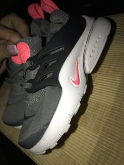 Nike LIKE NEW - worn once only size 8C