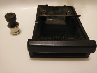 Ash tray w/lighter toy pick up 79-84