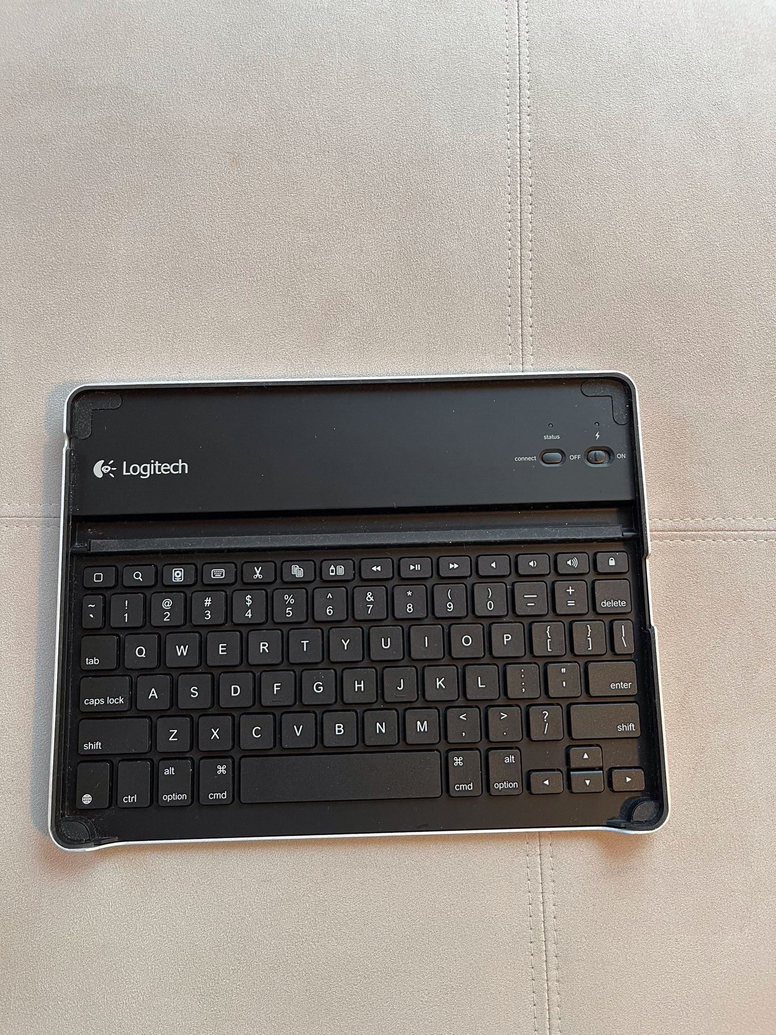 Logitech Keyboard For iPad