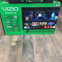 32-inch Vizio D-Series Smart TV