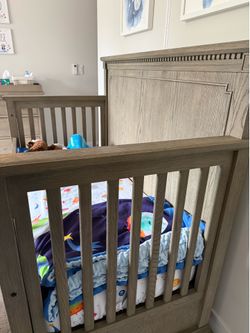Restoration Hardware Crib + Toddler Conversion Kit – Excellent Condition