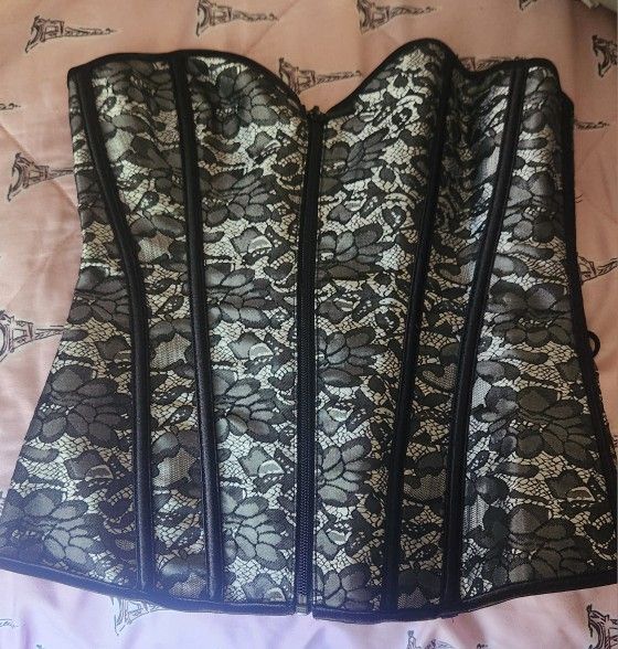 3 Corsets
