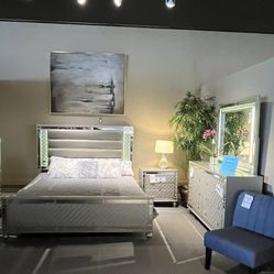 4PC (Grey) King Bedroom Set 