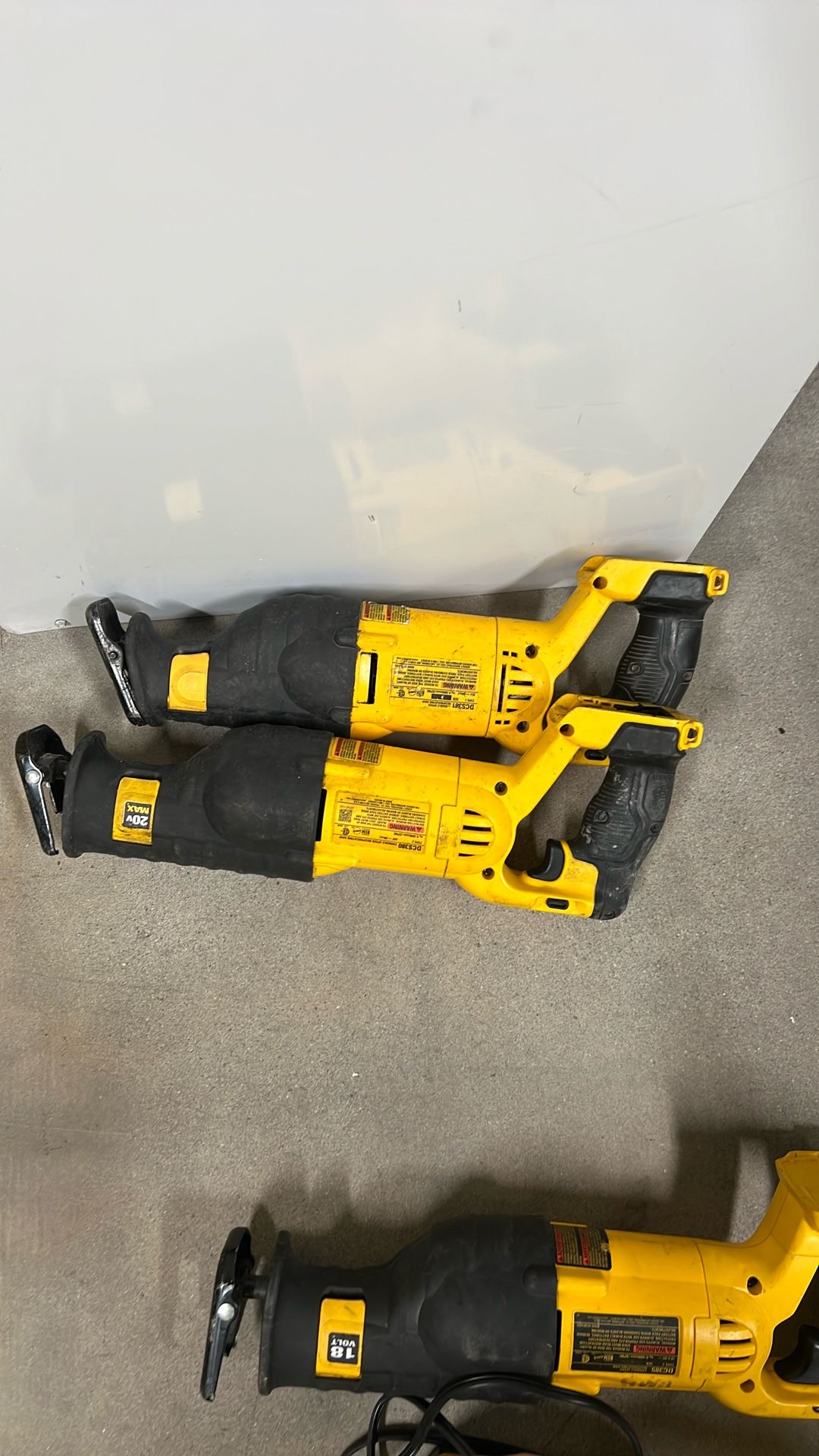 2 20volt Dewalt Reciprocating Saws