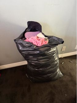 Free bag girls and some men clothes pick up