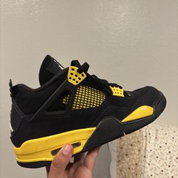 Jordan 4s