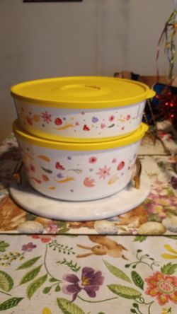 Yellow Tupperware Containers