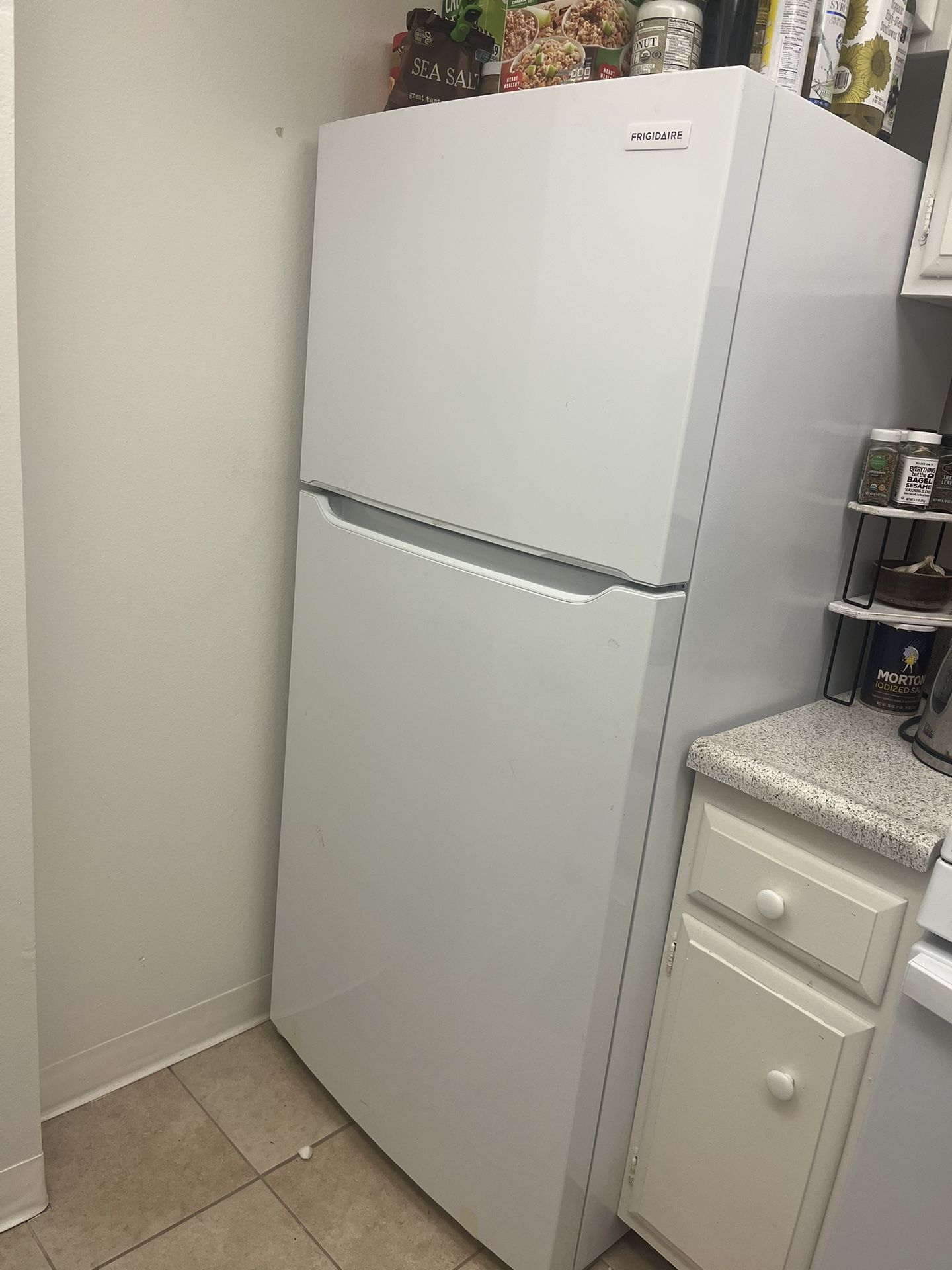 White Kitchen Refrigerator 